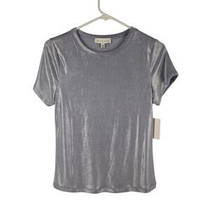 LINE & DOT WOMEN’S METALLIC SILVER SHORT SLEEVE TOP SIZE M – STRETCH POLY BLEND
